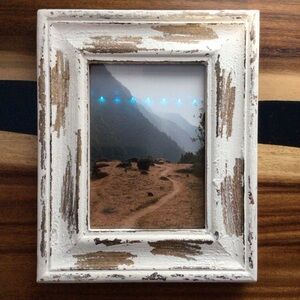 Distressed White Frame (5x7 photo)